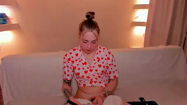 YourMegan online show from October 24, 9:00 pm