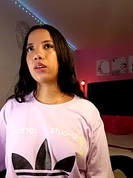 SallyWhitee online show from March 2, 7:15 am