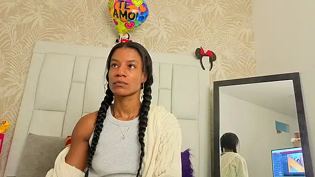 dafnnelewis online show from April 20, 11:13 am