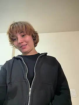 Maggie Geller online show from March 7, 10:50 pm