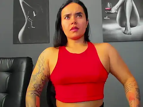 karlyjons12 online show from April 10, 4:46 pm