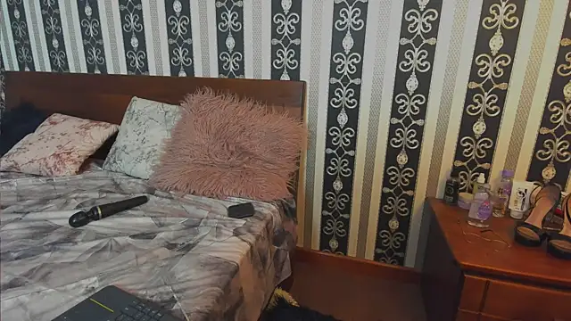 Snapshot of MARIA-LITLLE chatting on September 19, 8:19 pm MARIA-LITLLE online show from September 19, 8:19 pm