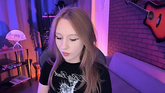 DariaTate online show from April 15, 11:33 am