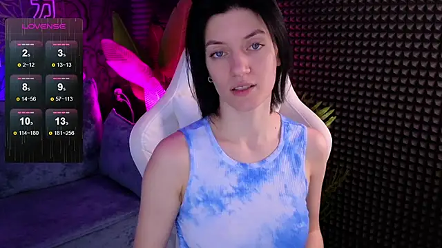 roxy riot  online show from October 11, 1:43 am