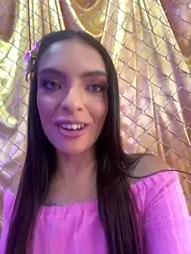 Skye Moore online show from February 9, 5:04 pm