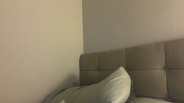 skyejde online show from September 13, 10:40 pm