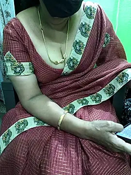 Snapshot of niiveditha chatting on October 11, 10:53 am niiveditha online show from October 11, 10:53 am