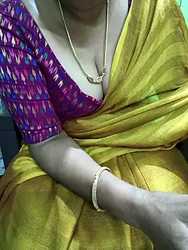 Snapshot of niiveditha chatting on September 26, 3:48 am niiveditha online show from September 26, 3:48 am