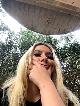 hotamanda01 online show from November 28, 1:03 pm