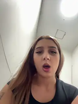 hotamanda01 online show from March 17, 11:20 pm