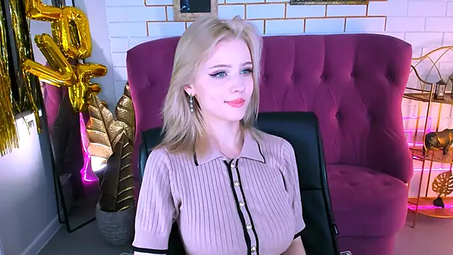 LeonaStane online show from October 16, 5:15 pm