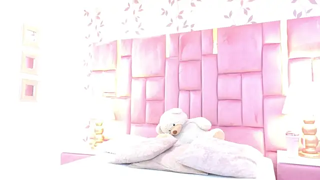 ArianaFranco online show from June 2, 1:45 pm