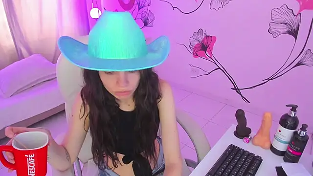 Isabela Fiorelli online show from December 5, 1:23 pm