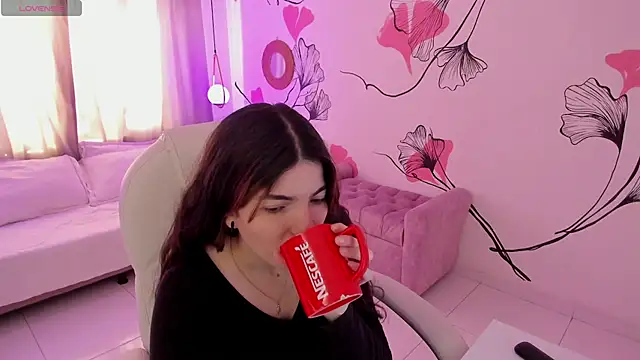 Isabela Fiorelli online show from April 11, 1:15 pm