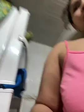 Carola-Ross online show from April 12, 5:05 pm