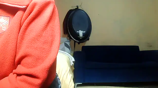 01applebottom online show from November 18, 7:31 am