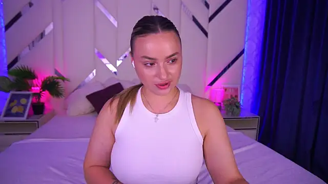 LindsieGreyy online show from October 1, 6:29 am