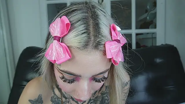 miss   angel online show from February 11, 11:23 am