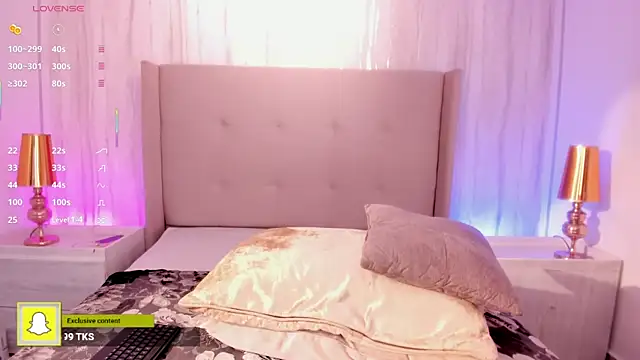 emmiily z online show from September 25, 7:45 pm