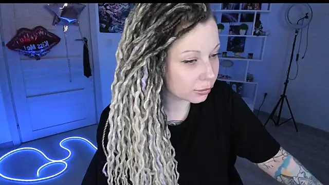 HoneySallyMoore online show from February 8, 5:27 pm