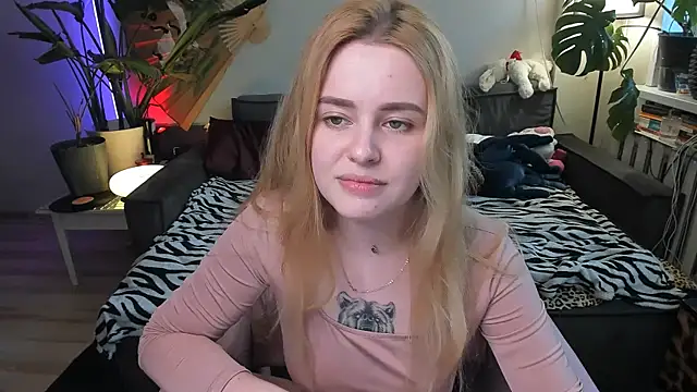 Alexa Pirs online show from April 6, 2:18 pm