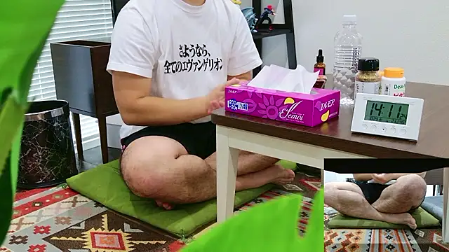 Snapshot of YARASERO-kun chatting on October 29, 5:12 am YARASERO-kun online show from October 29, 5:12 am