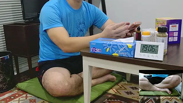 Snapshot of YARASERO-kun chatting on October 14, 10:07 am YARASERO-kun online show from October 14, 10:07 am