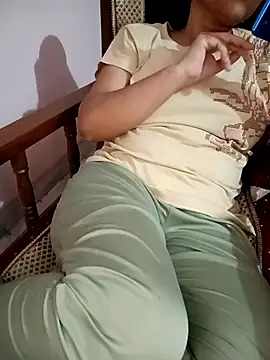 Snapshot of Mannat-222 chatting on September 24, 6:40 pm Mannat-222 online show from September 24, 6:40 pm