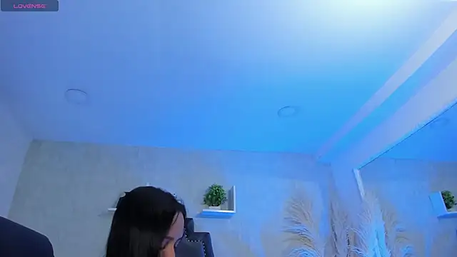 EmiliaRose  online show from December 18, 9:08 pm