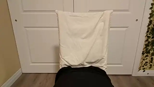 emilysparkss online show from March 31, 2:22 am