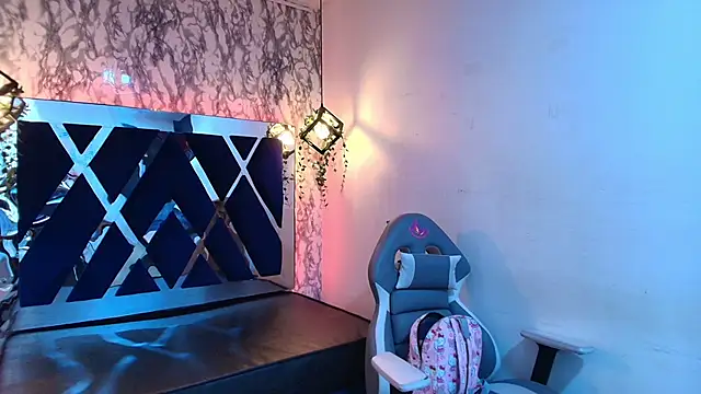 charlotte bluee online show from November 27, 6:44 pm