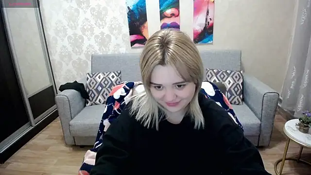 Snapshot of Finna_39 chatting on October 7, 10:58 pm Finna 39 online show from October 7, 10:58 pm