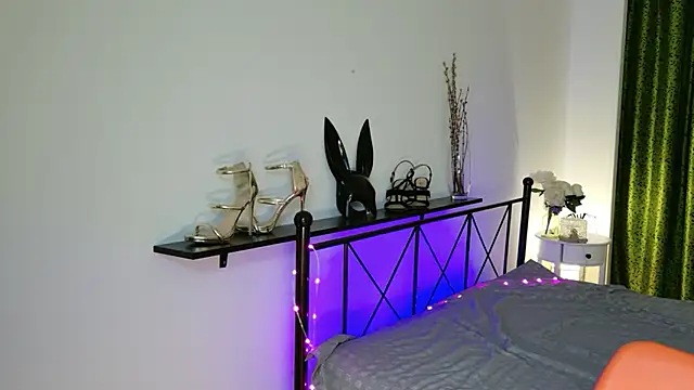 RaileReed online show from October 20, 12:52 pm