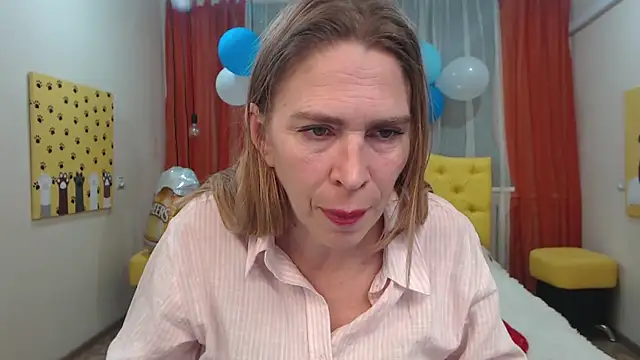 Snapshot of TessaDaybreak chatting on September 18, 12:15 pm TessaDaybreak online show from September 18, 12:15 pm