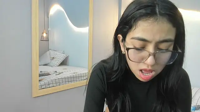 Snapshot of lucelly_15 chatting on October 15, 11:57 am lucelly 15 online show from October 15, 11:57 am