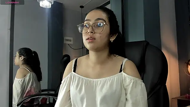 lucelly 15 online show from February 1, 11:53 am