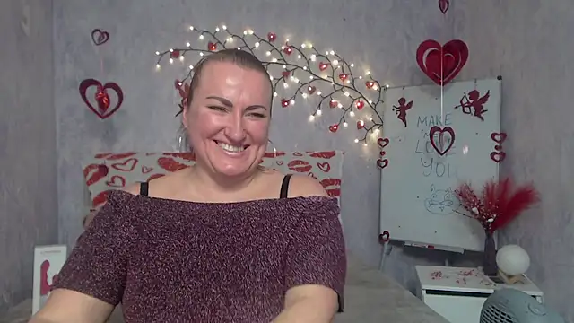 DianaMGG online show from February 10, 7:33 am