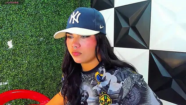 Snapshot of melany_rouse18 chatting on October 23, 12:38 am melany rouse18 online show from October 23, 12:38 am