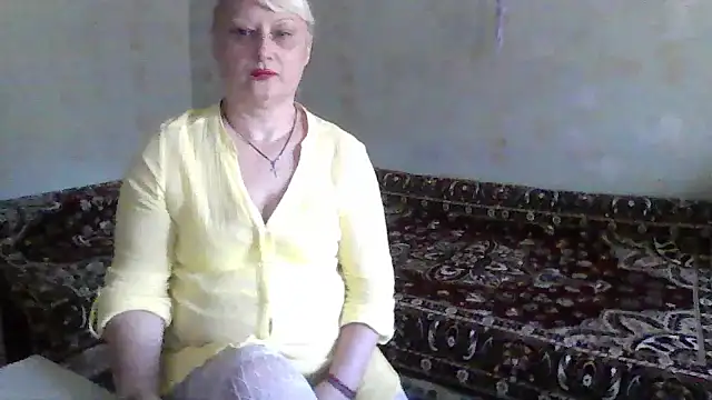 Snapshot of NikolinaBounty chatting on September 22, 1:42 pm NikolinaBounty online show from September 22, 1:42 pm