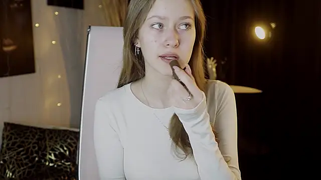 EveMundie online show from March 7, 9:38 am