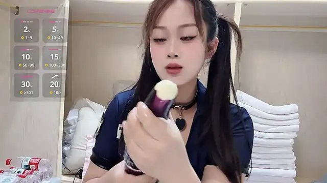 yueyue2003 online show from March 6, 12:55 pm