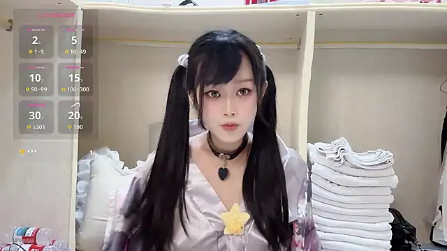 yueyue2003 online show from May 1, 12:19 pm