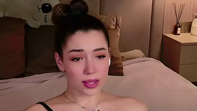 Snapshot of Alice_Deleon chatting on October 9, 6:50 am Alice Deleon online show from October 9, 6:50 am
