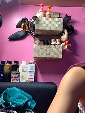 sexymelli18 online show from January 5, 7:06 pm