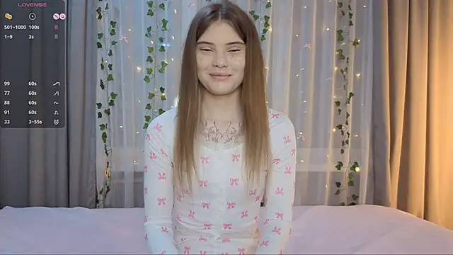 CarolinePepper online show from March 21, 1:49 pm