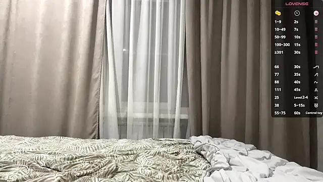 Snapshot of CarolinePepper chatting on October 12, 3:58 pm CarolinePepper online show from October 12, 3:58 pm