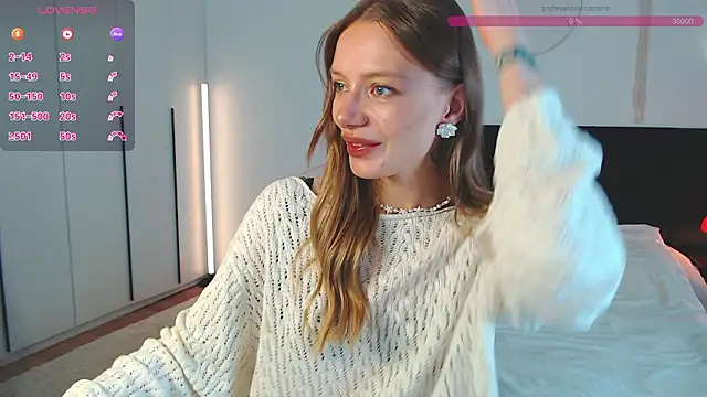 LunaticaBae online show from March 20, 2:27 am