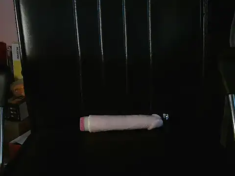 PreetyKitten online show from December 19, 1:36 pm