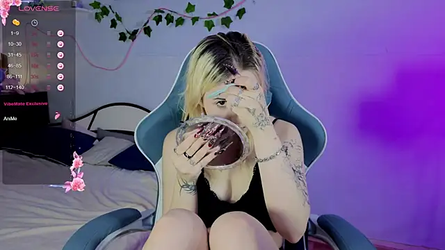 Snapshot of Nasy chatting on September 27, 8:38 pm Nasy online show from September 27, 8:38 pm