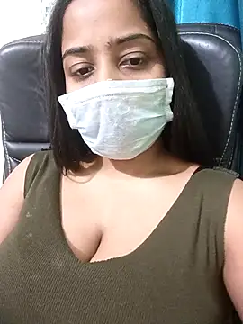 COZY ROZI online show from October 24, 5:31 pm